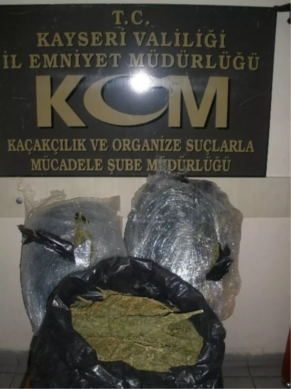 Kayseri\'de 9 Kilo Esrar Ele Geçirildi