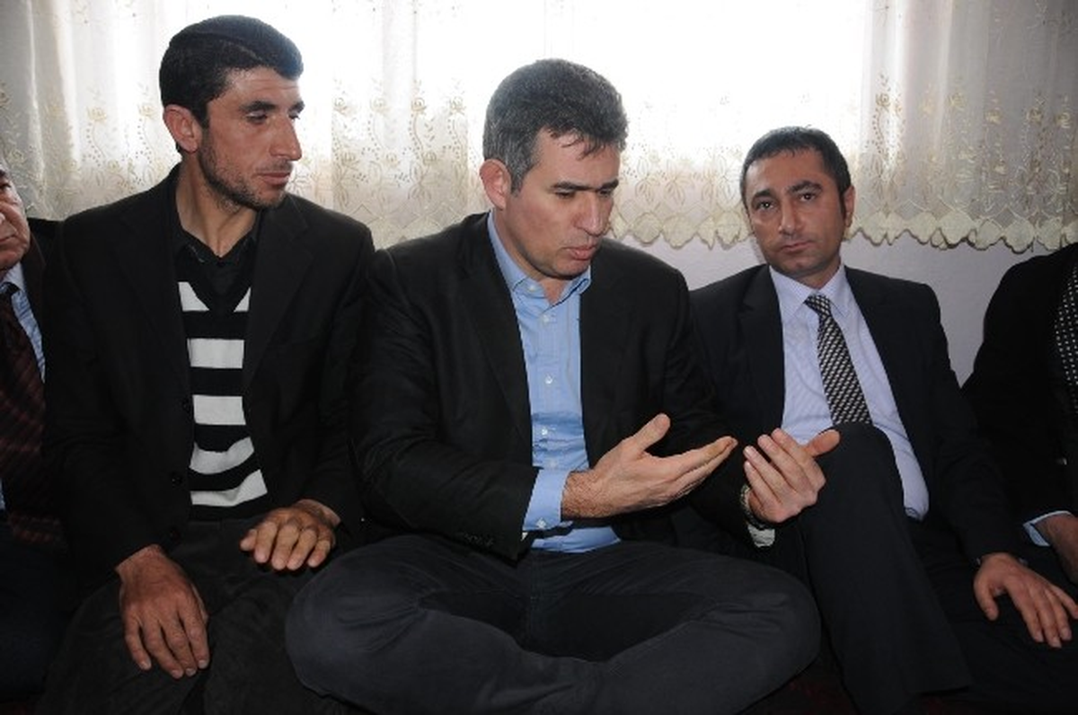 Metin Feyzioğlu\'ndan Muharrem\'in Ailesine Taziye Ziyareti