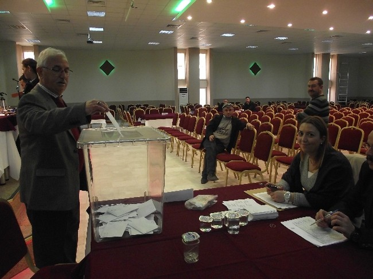 Muratlı Demir ve Madeni İşleri Sanatkarları Başkanı Şişman, Güven Tazeledi