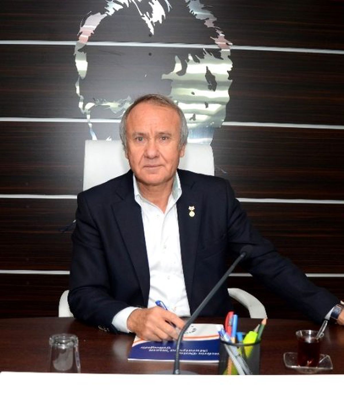 CHP\'li Muratpaşa Belediye Başkanı Evcilmen İstifa Etti