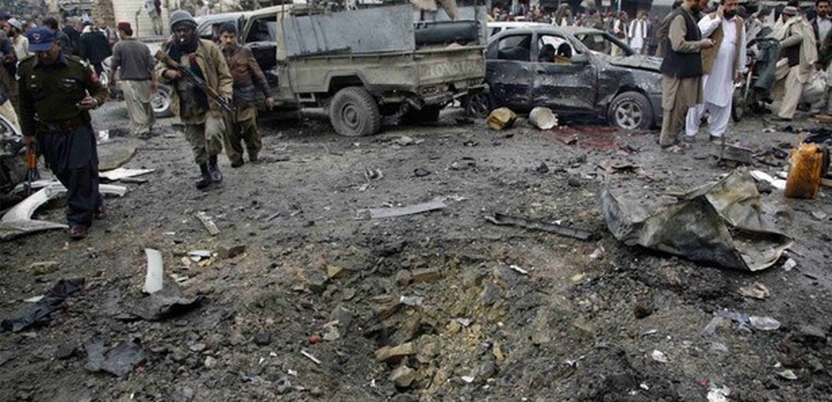 Pakistan\'da İntihar Saldırısı: 11 Polis Öldü