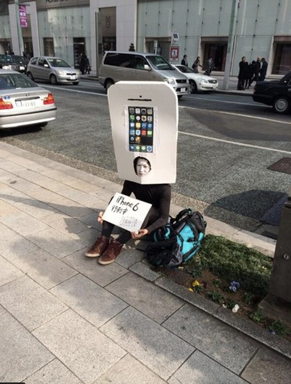 1 Kişilik İphone 6 Kuyruğu!