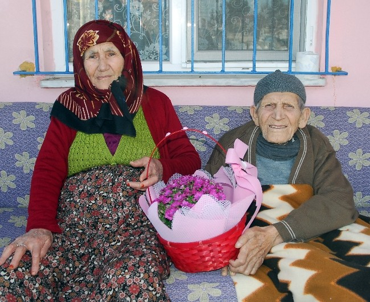 73 Yıldır Sevgililer