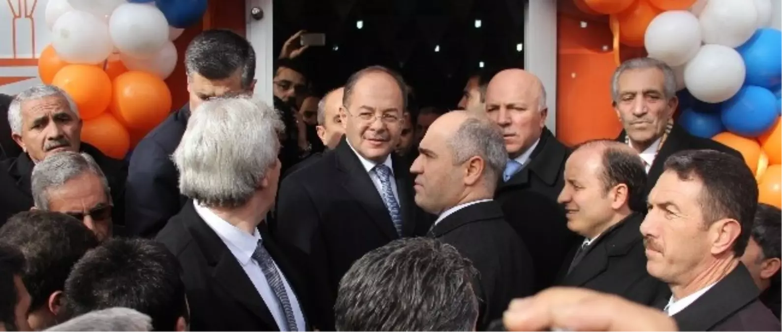AK Parti Seçim Koordinasyon Merkezi Açıldı