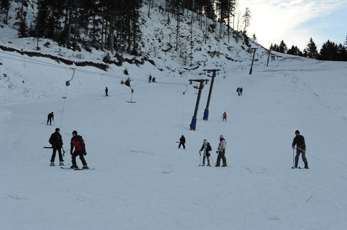 Atabarı Kayak Merkezi\'nde Kar KalınlıĞI 60 Cm