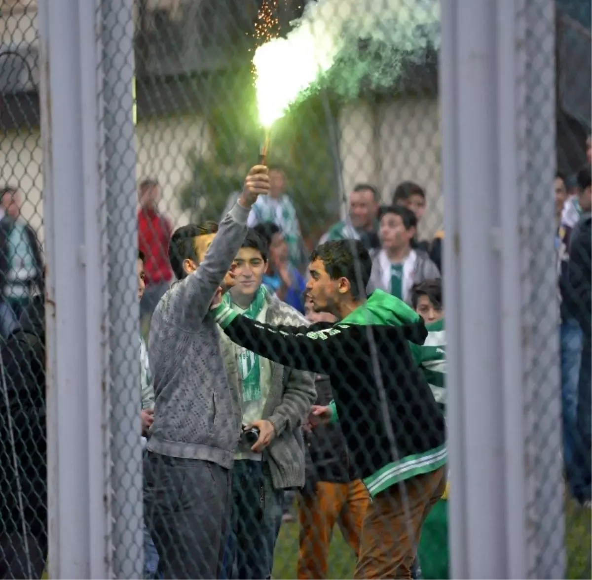 Bursaspor Taraftarı Sevgililer Gününde Tesislere Akın Etti