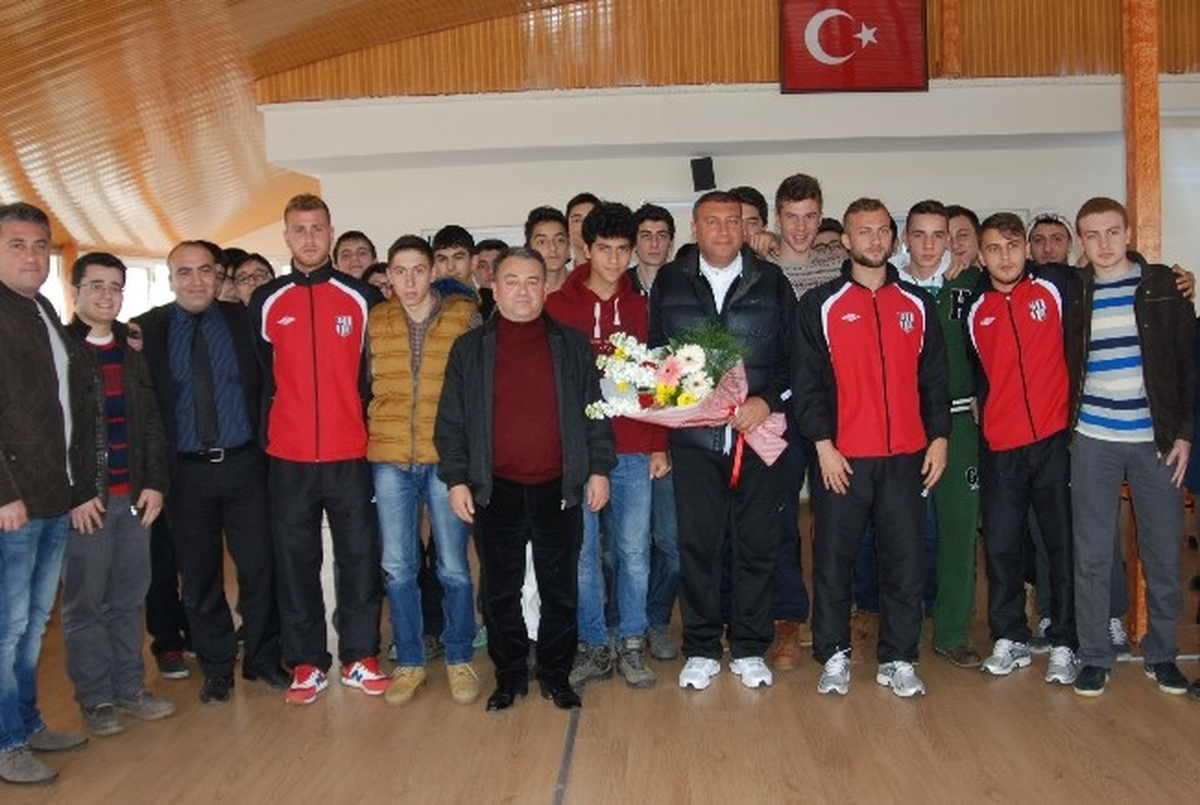 Futbolcular Öğrencilerle Buluştu