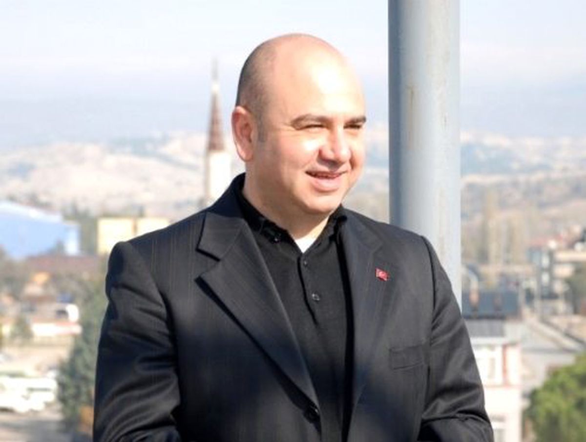 Başkan Saraoğlu\'ndan Meclis Üyelerine Plaket