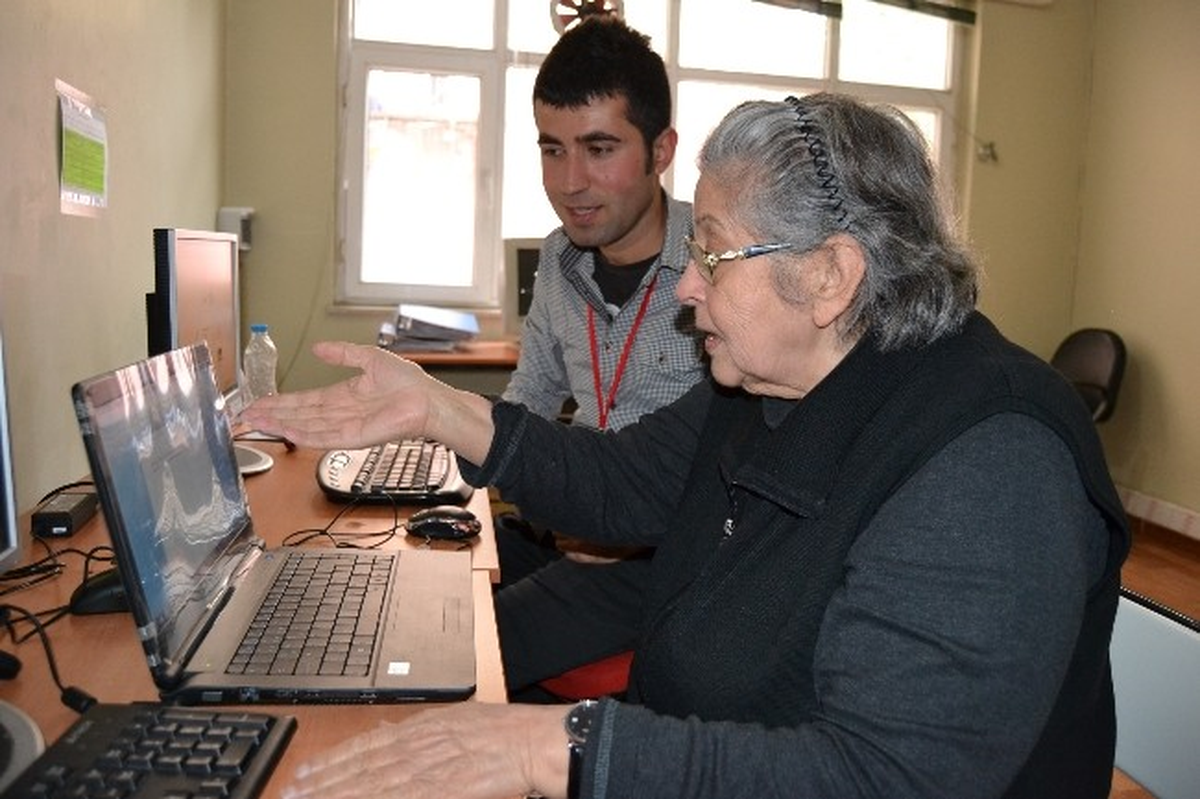 Gençlik Merkezi Her Alanda Kurslar Açıyor