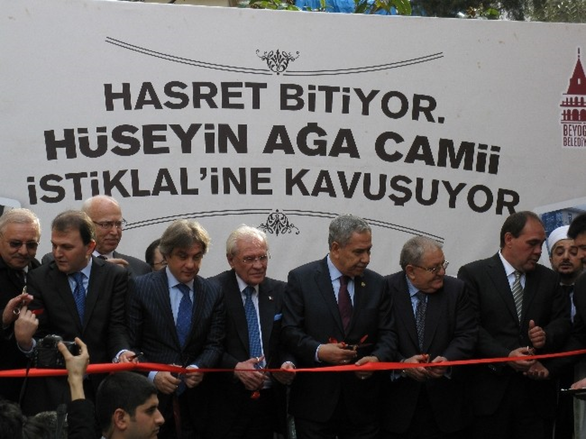 Hüseyin Ağa Camii\'ne Nazım Hikmetli Açılış