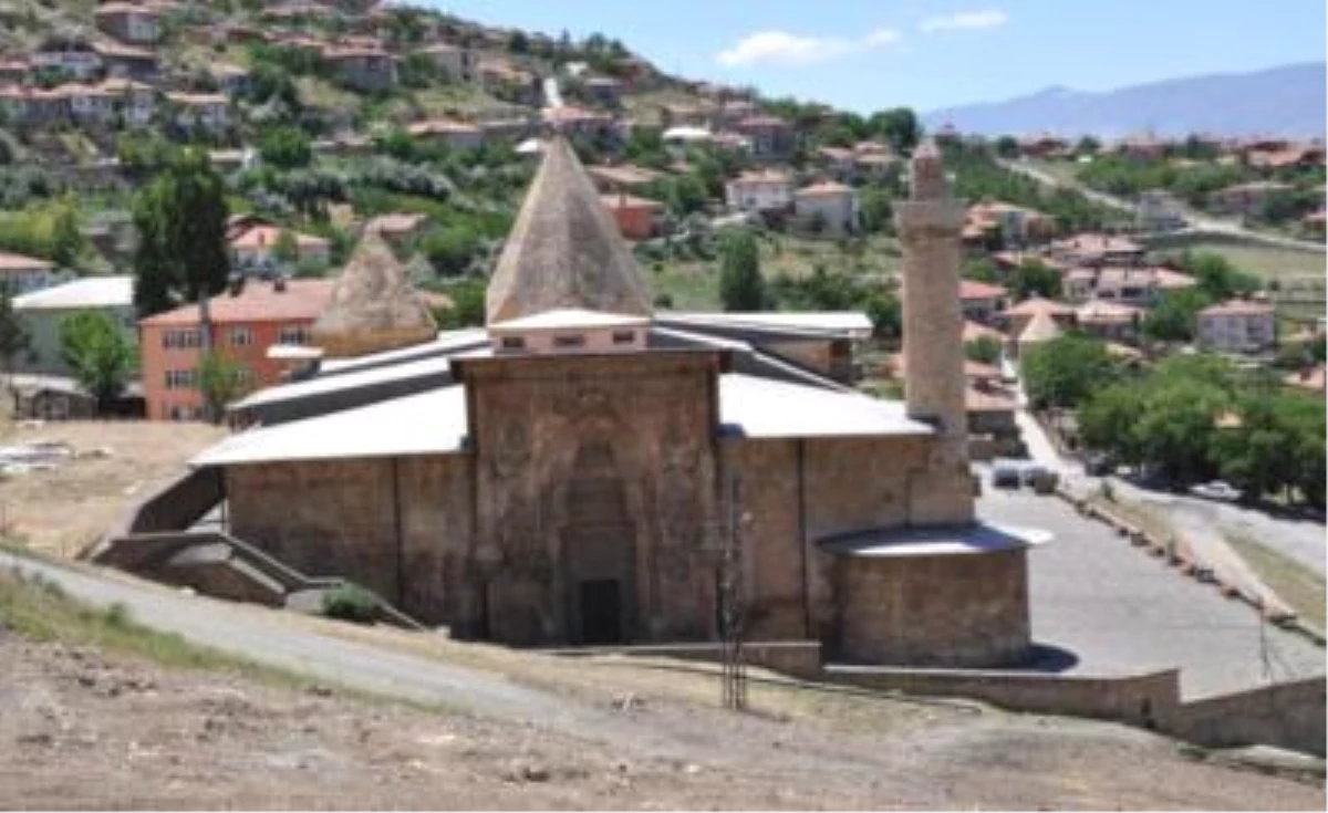 İtalyan Restorasyon Uzmanları, Divriği Ulu Camiyi İnceledi