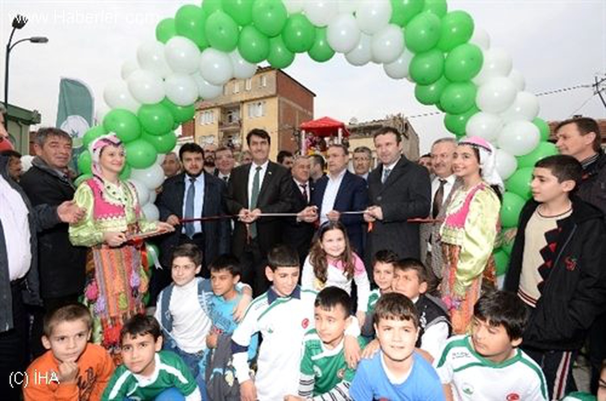 Kemerçeşme Meydanı ve Çocuk Parkı Açıldı