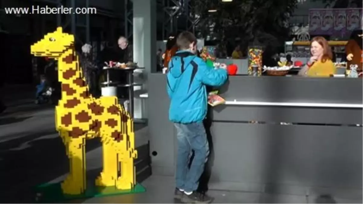 Lego Dünyasına zürafa "Marius" damga vurdu -
