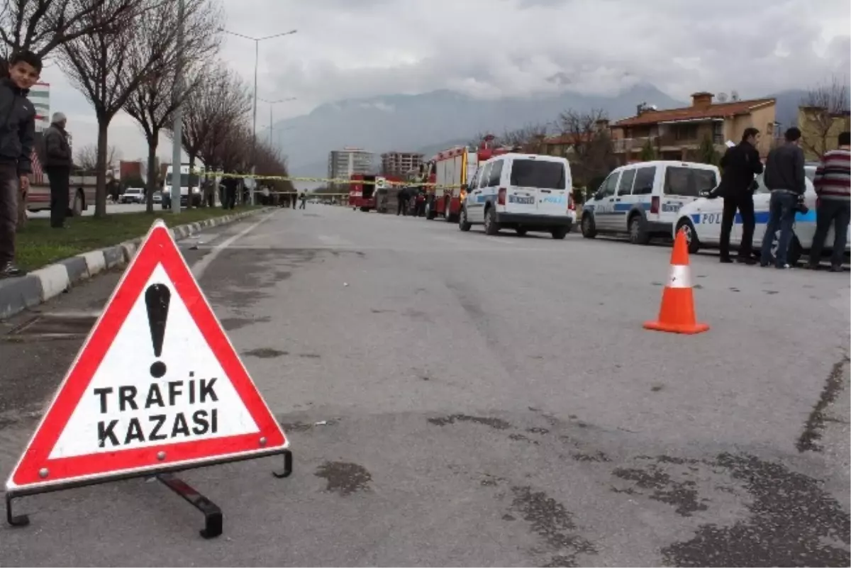 Manisa\'da Trafik Kazası: 1 Ölü