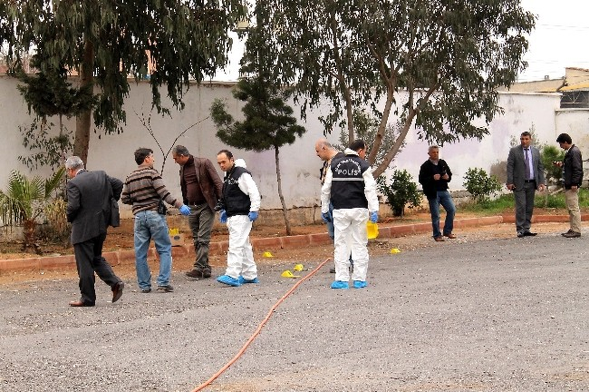 Mersin\'de Bir Okula Ses Bombası Atıldı