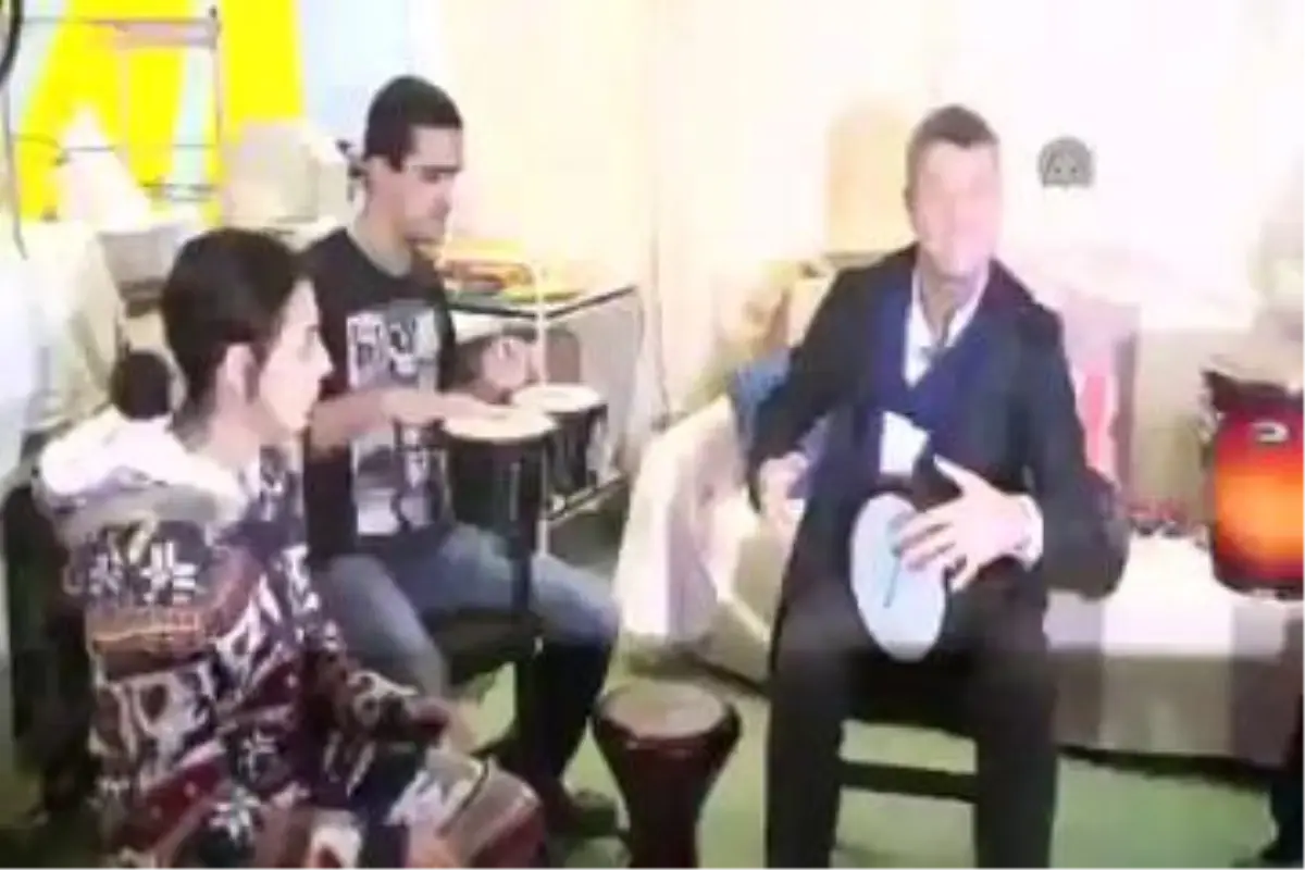 Metin Şentürk, Engellilerle Darbuka Çaldı