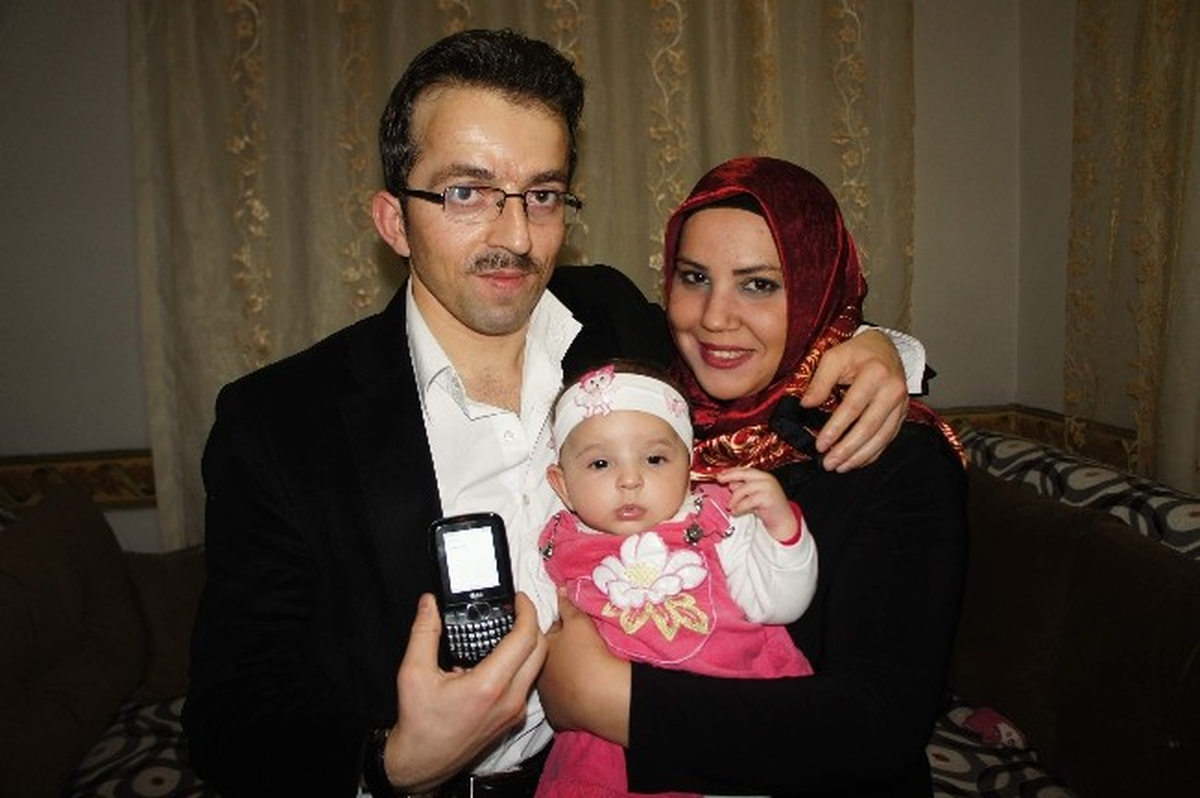 Evlilikleri Şakayla Atılan Bir SMS İle Başladı