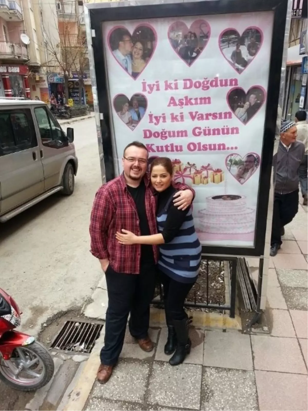 Özel Haber) Sevgililer Gününde Eşine Çifte Sürpriz Yaptı