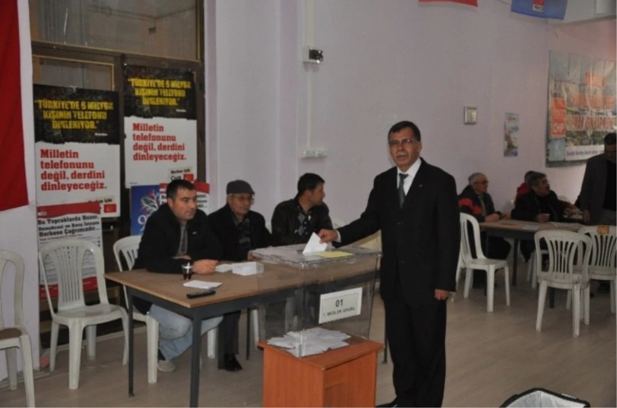 Sandıklı CHP\'de İl Genel Meclisi İçin Ön Seçim Yapıldı