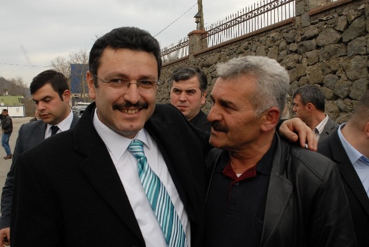 AK Parti Ortahisar Belediye Başkan Adayı Genç, Seçim Çalışmalarını Sürdürüyor