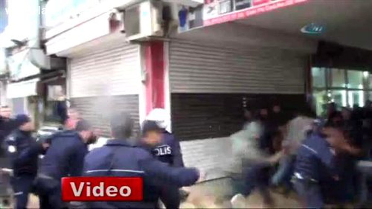 Akrabalar Birbirine Girdi, Polis Bile Ayıramadı