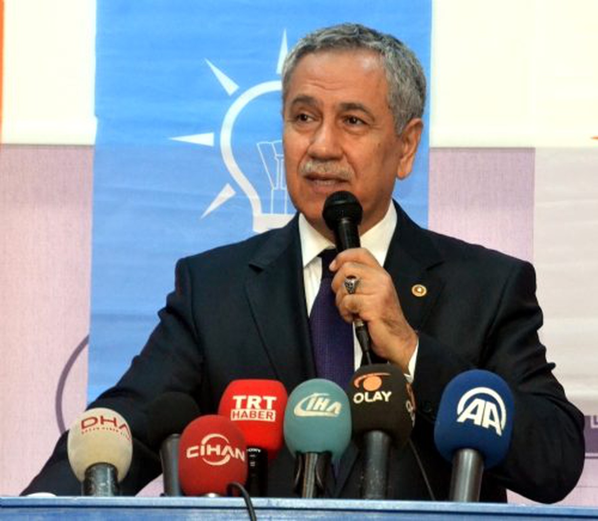 Arınç: Allah Böyle Muhalefeti Başka Ülkeye Vermesin