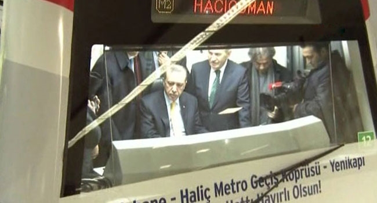 Başbakan Erdoğan Vatman Koltuğuna Geçti