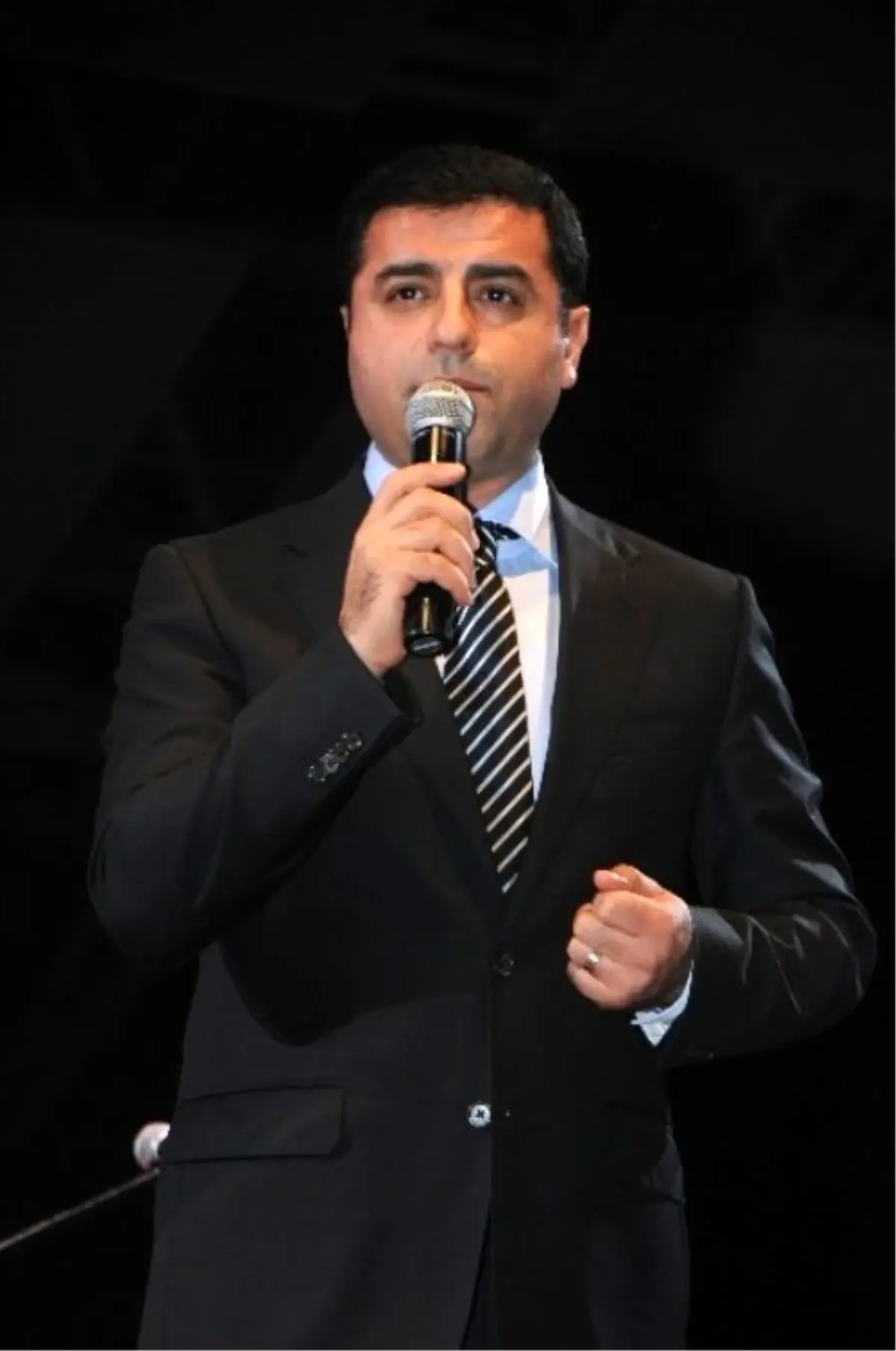 Demirtaş: AKP\'nin Sicilinin Temiz Olmadığı Bilinen Bir Durum