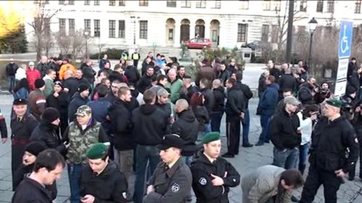 Bulgaristan\'da Lukov\'un Ölüm Yıl Dönümünde Yürüyüş Yapıldı
