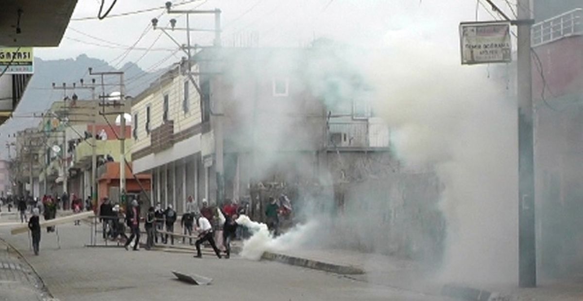 Cizre\'de İzinsiz Gösteriye Polis Müdahalesi