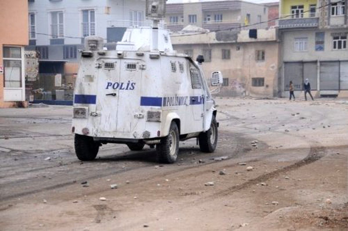 Cizre\'de İzinsiz Gösteriye Polis Müdahalesi