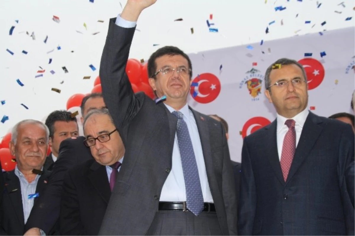 Ekonomi Bakanı Nihat Zeybekci Honaz\'da Halka Seslendi