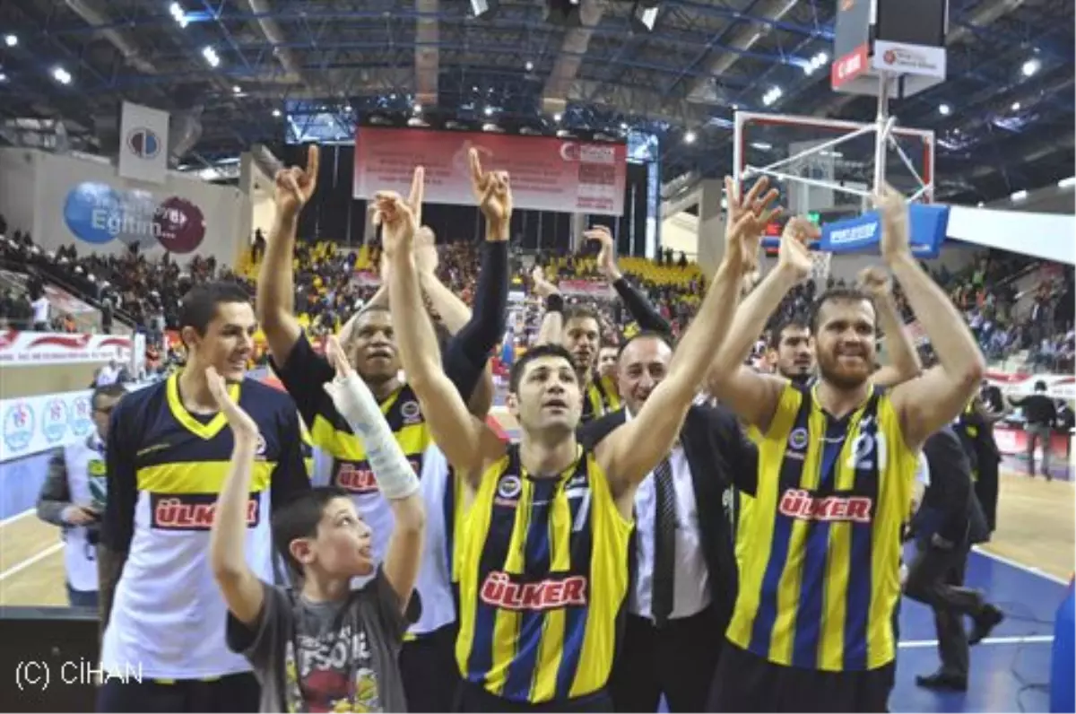 Fenerbahçe Ülker İki Basamak Yükseldi