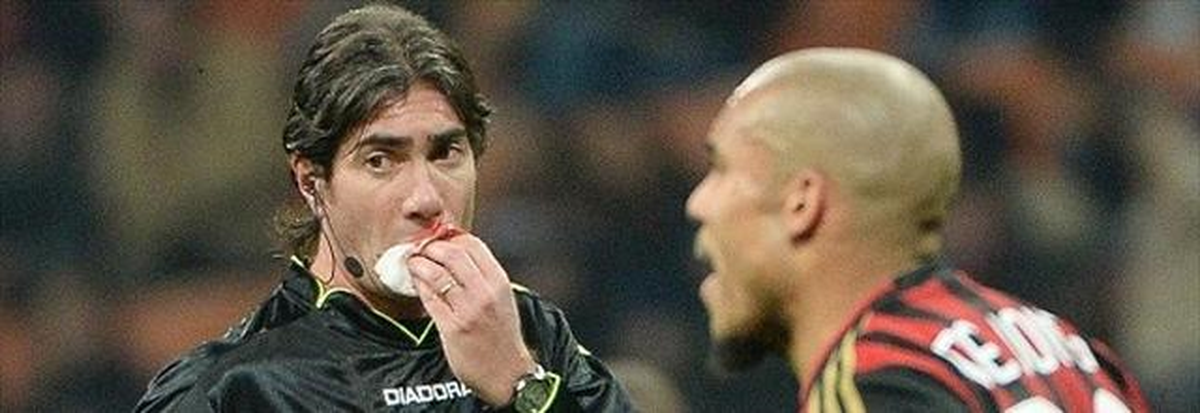 Milan Bologna Maçında Hakem Mauro Bergonzi\'nin Dudağı Açıldı