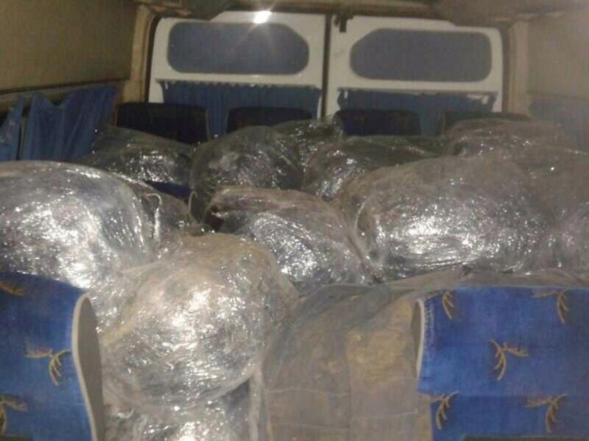 Minibüste 404 Kilo Esrar Ele Geçirildi
