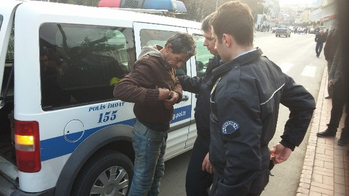 Oyuncak Tabanca ile Adliyeyi Basacaktı
