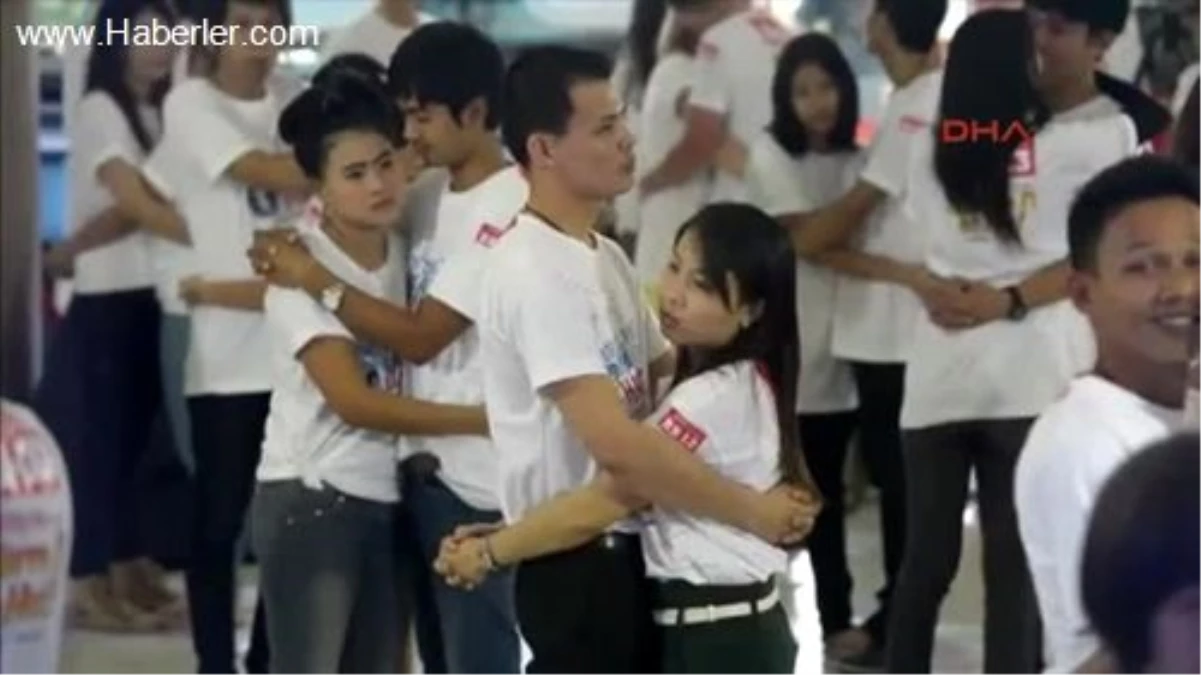Tayland\'dan Sevgililer Gününde Dünya Rekoru