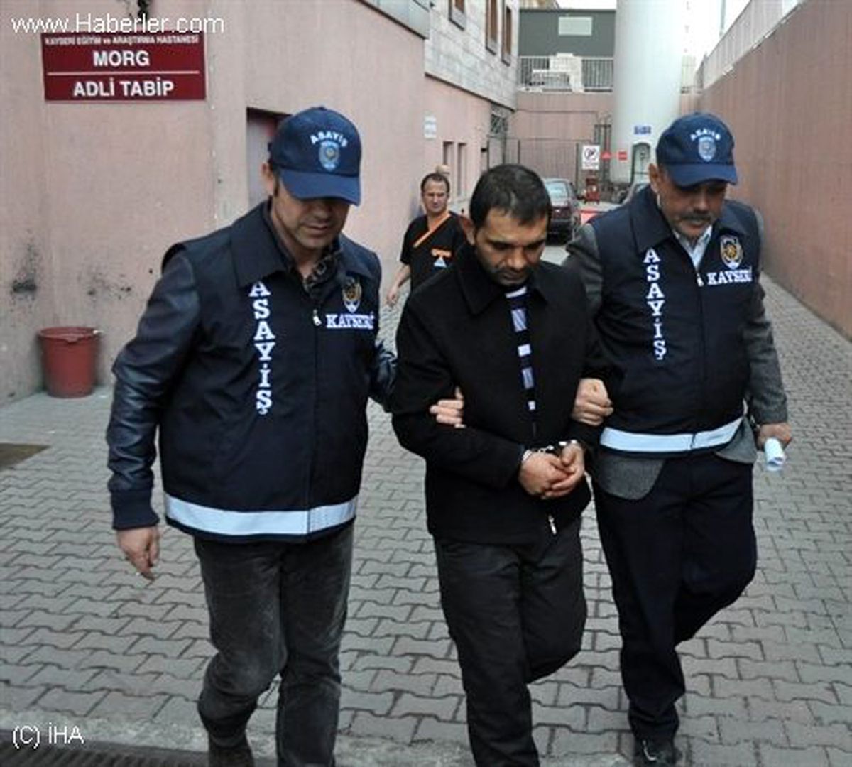 Topallayınca Yakalanan Hırsız Tutuklandı