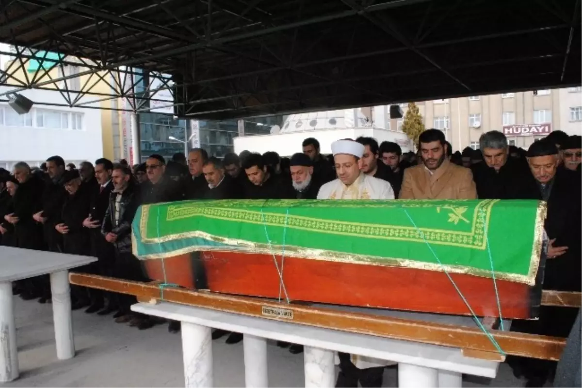 Eski Milletvekili Toprağa Verildi