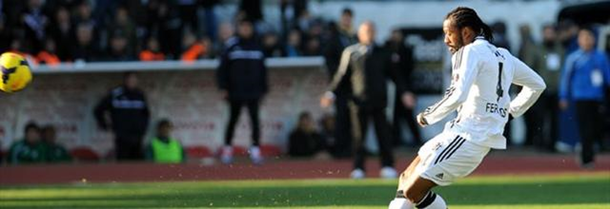 Fernandes, Beşiktaş-Bursaspor Maçında Tarihe Geçecek Bir Gol Kaçırdı