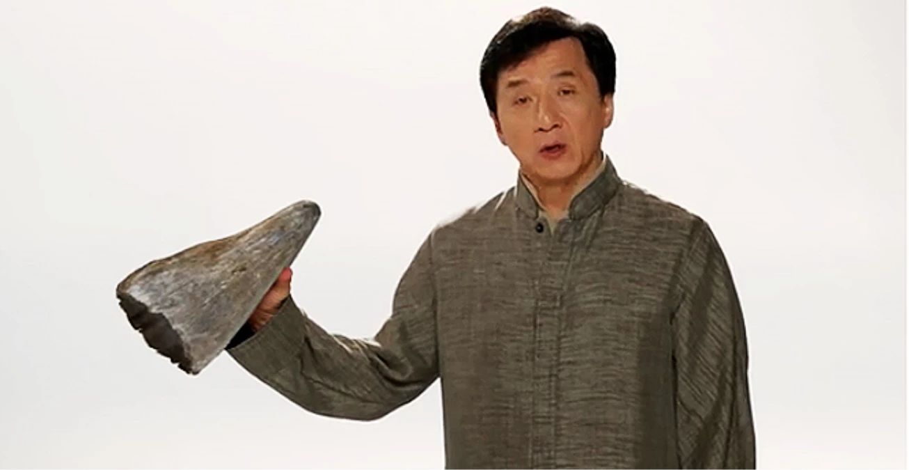 Jackie Chan Gergedan Boynuzu Tacirlerine Karşı