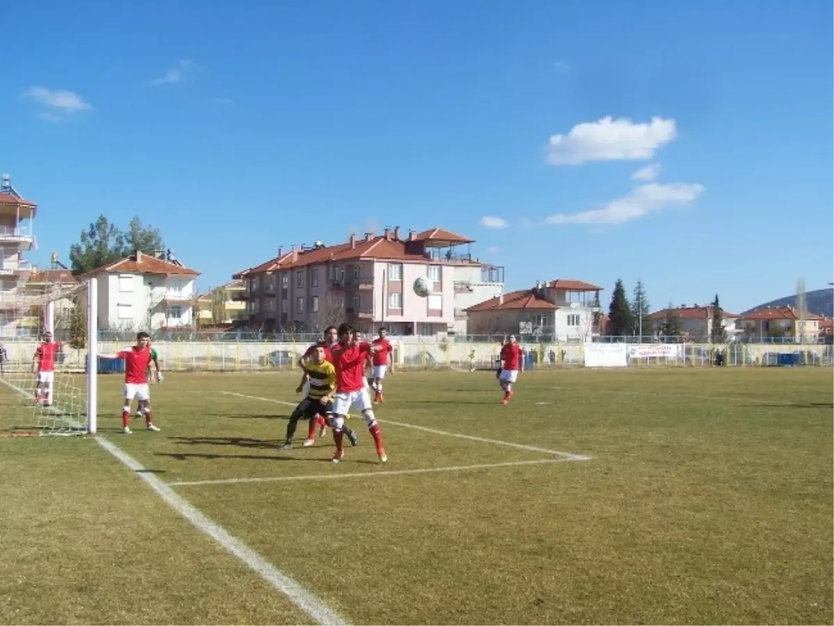 Korkuteli Belediyespor Kendi Evinde 3-1 Yenildi