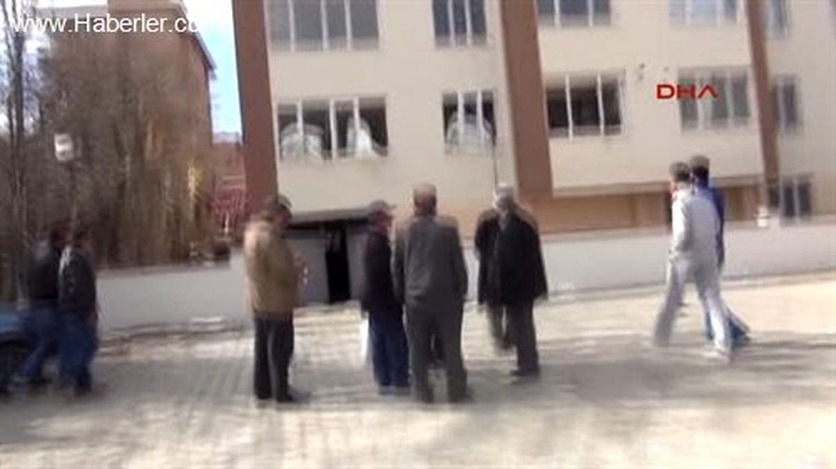 Mutfakta Doğalgaz Sıkışmasından Patlama: 4 Yaralı