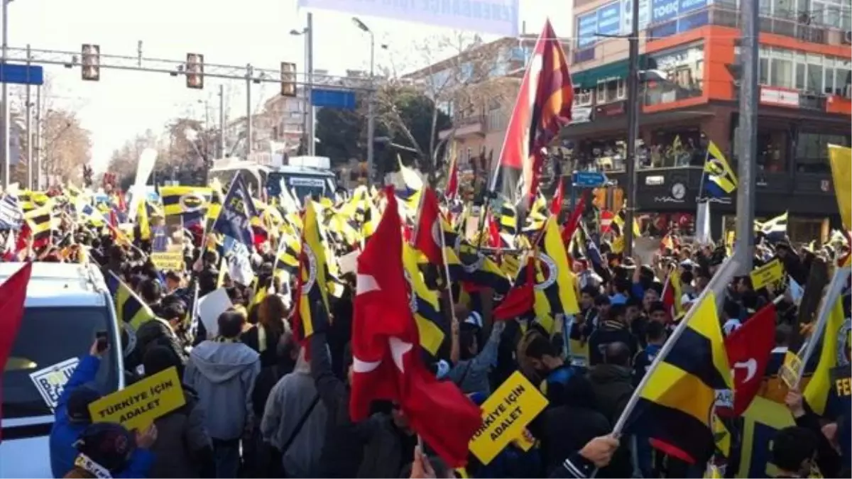 Fenerbahçe\'nin Tarihe Geçecek Yürüyüşü Başladı.