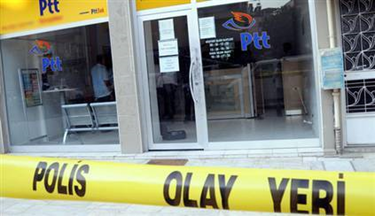 Adana\'da PTT Şubesini Soyan 2 Kişi Yakalandı