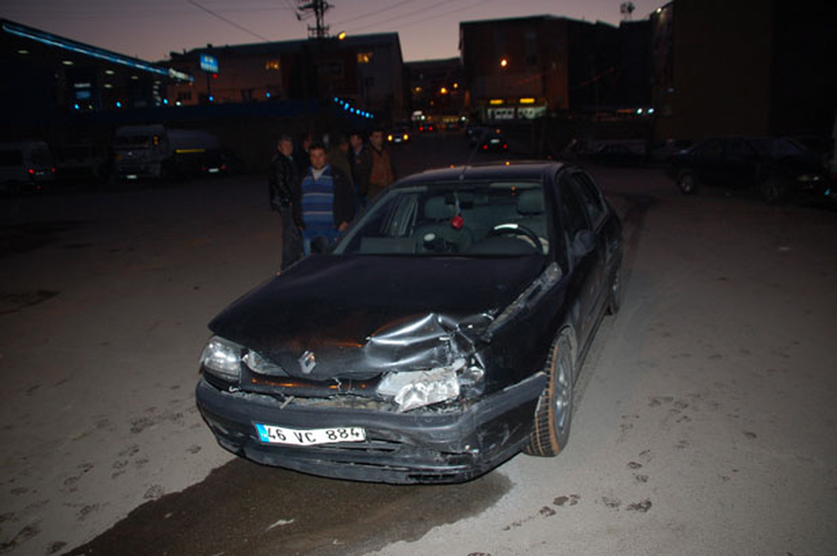 Afşin\'de trafik kazası: 2\'si çocuk 1\'i bebek 7 yaralı -