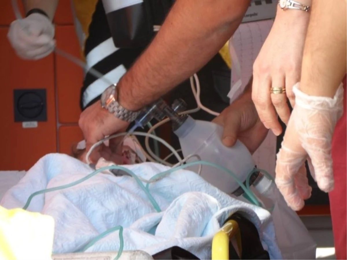 Ağır Zatürre Geçiren Bebek Hava Ambulansı ile Sevk Edildi