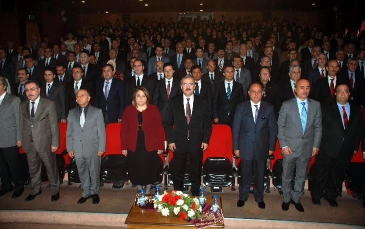 Aydın\'da Fatih Projesi Kapsamında 900 Tablet Dağıtıldı