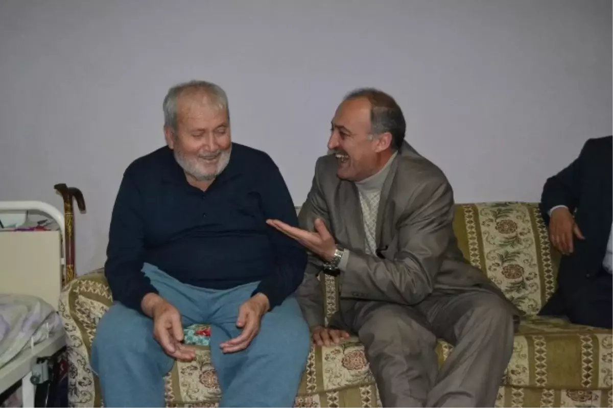 Başkan Aşkın\'dan Eski Muhtara Ziyaret