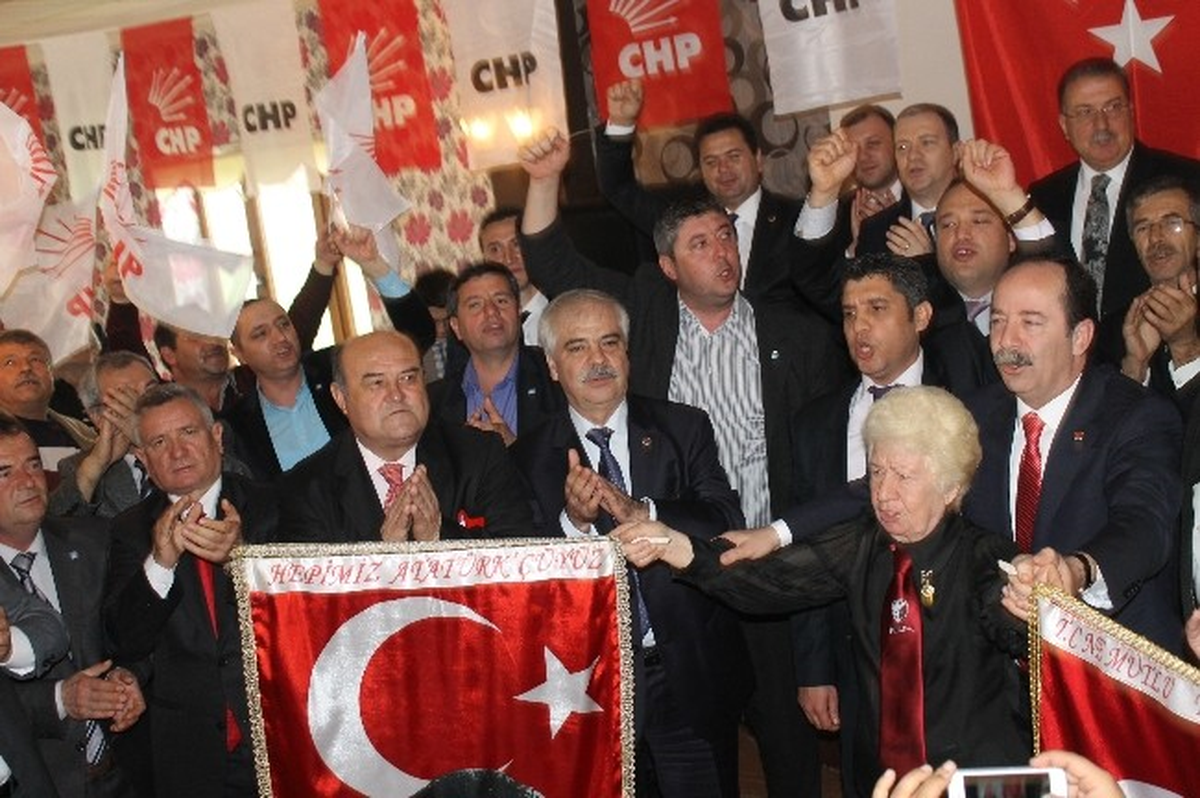 CHP Edirne İlçe ve Belde Belediye Başkan Adayları Yetki Belgelerini Aldı